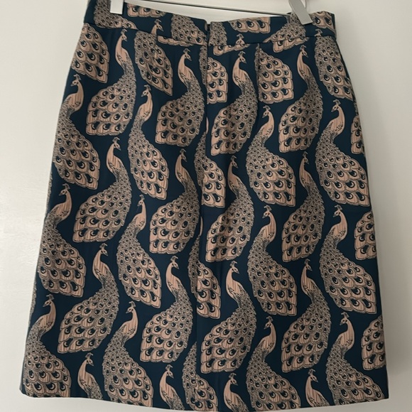 Ann Taylor peacock skirt 4P. So cool! - Picture 2 of 5